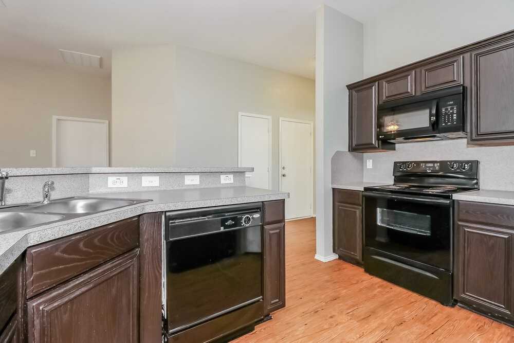 1040 Brown Crest Rd - Photo 5 of 16