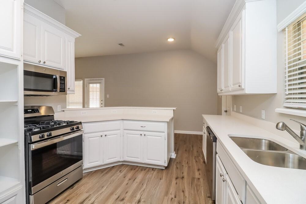 6043 Copperfield Dr - Photo 6 of 16