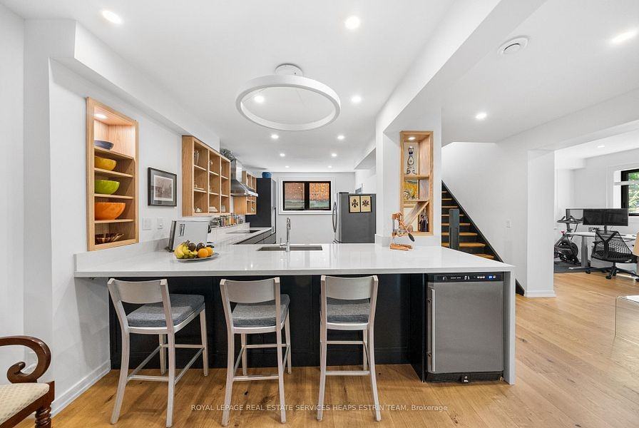 115 Robinson Street - Photo 2 of 26
