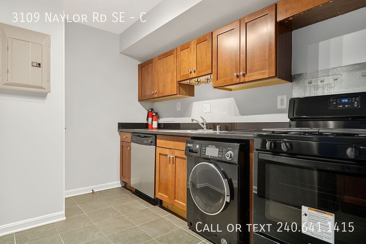 3109 Naylor Rd Se #C - Photo 5 of 20
