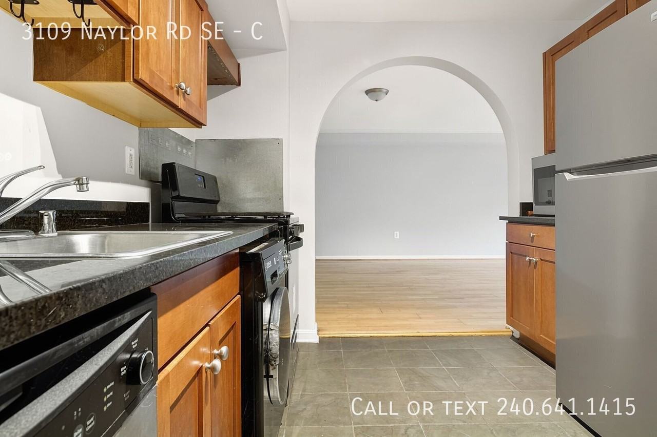 3109 Naylor Rd Se #C - Photo 4 of 20