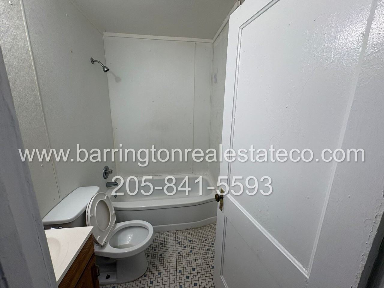 212 7th St - Photo 4 of 4
