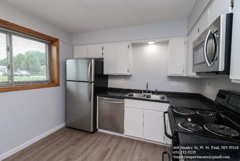 460 Stanley St #4 - Photo 2 of 14