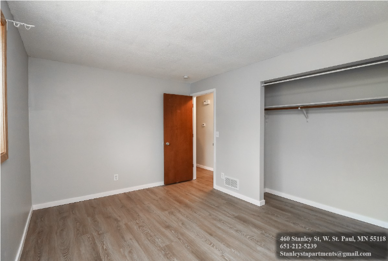 460 Stanley St #4 - Photo 3 of 14