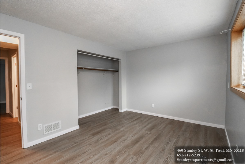 460 Stanley St #4 - Photo 5 of 14