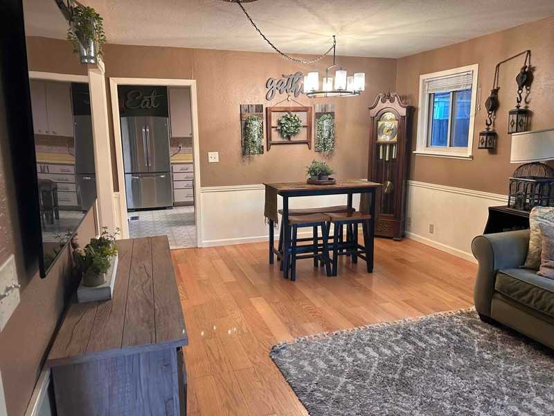 420 Flynn St - Photo 2 of 20