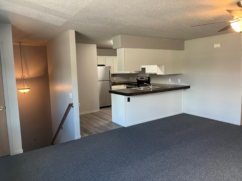 1304 Warren St - Photo 3 of 10