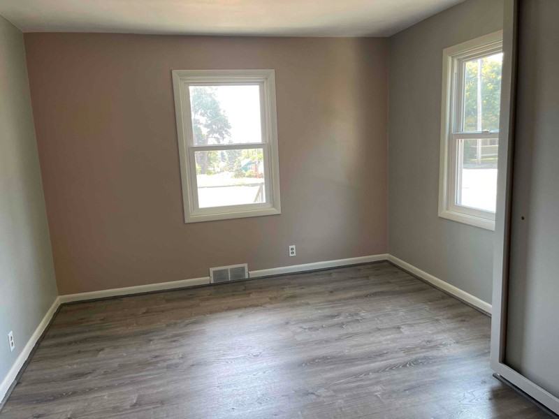 308 Kensington Ave - Photo 3 of 24