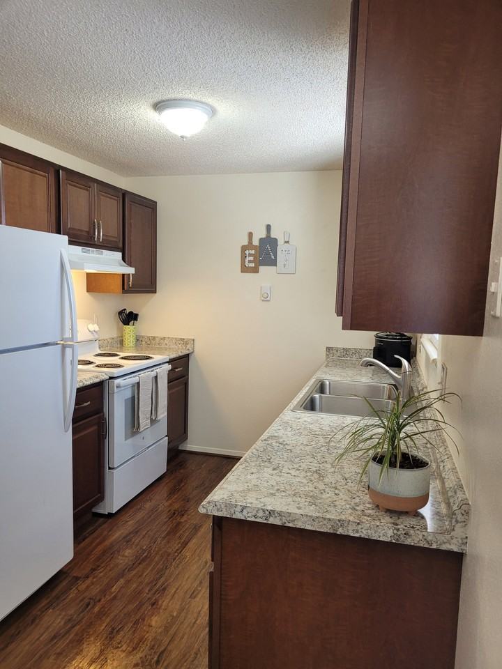 228 Glenda Dr #4 - Photo 3 of 10