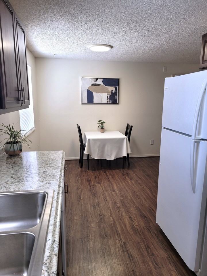 228 Glenda Dr #4 - Photo 5 of 10