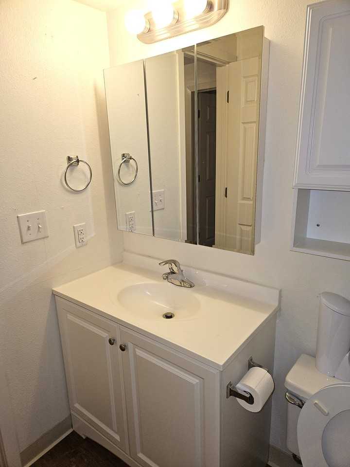 228 Glenda Dr #4 - Photo 7 of 10