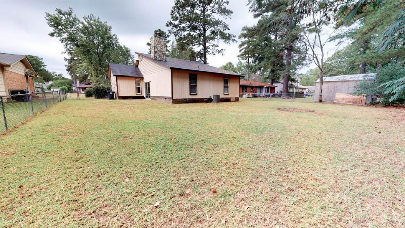118 Deerfield Dr - Photo 2 of 20