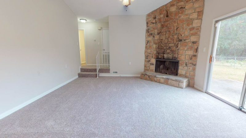 118 Deerfield Dr - Photo 3 of 20