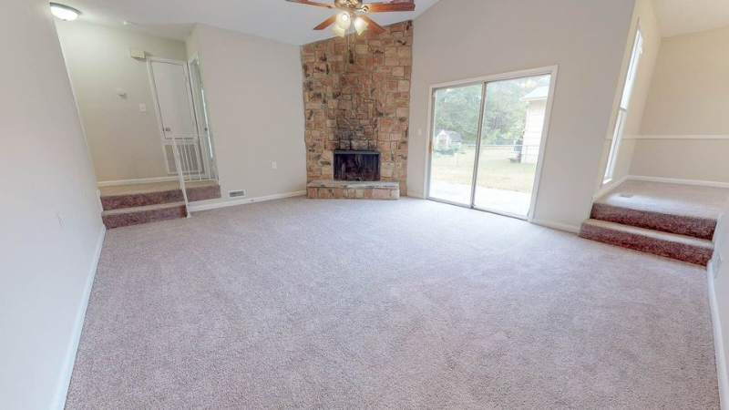 118 Deerfield Dr - Photo 4 of 20