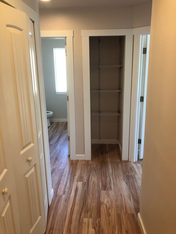 748 - Photo 3 of 11
