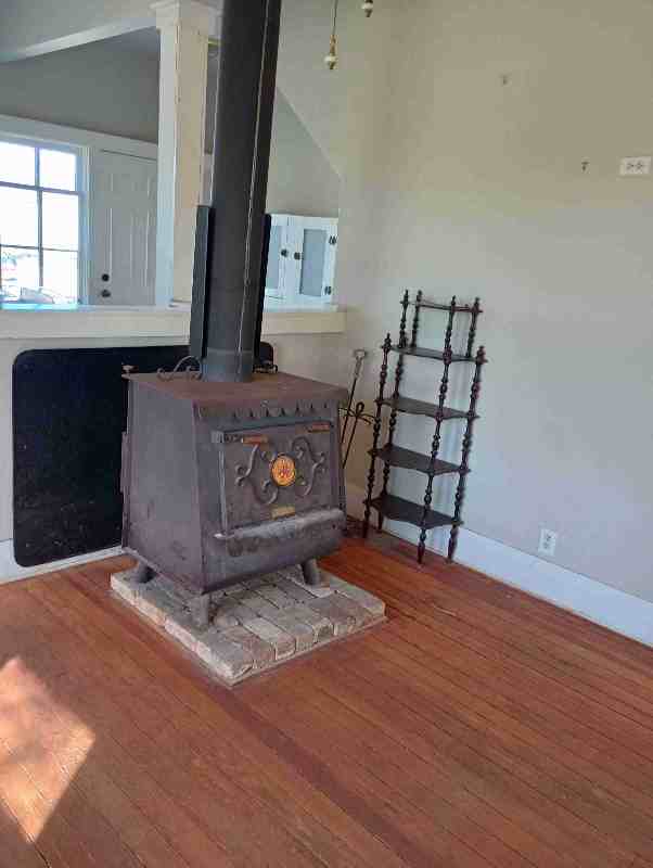 417 Oak Ln - Photo 3 of 14