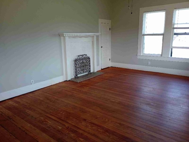 417 Oak Ln - Photo 4 of 14