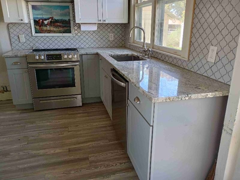 417 Oak Ln - Photo 7 of 14