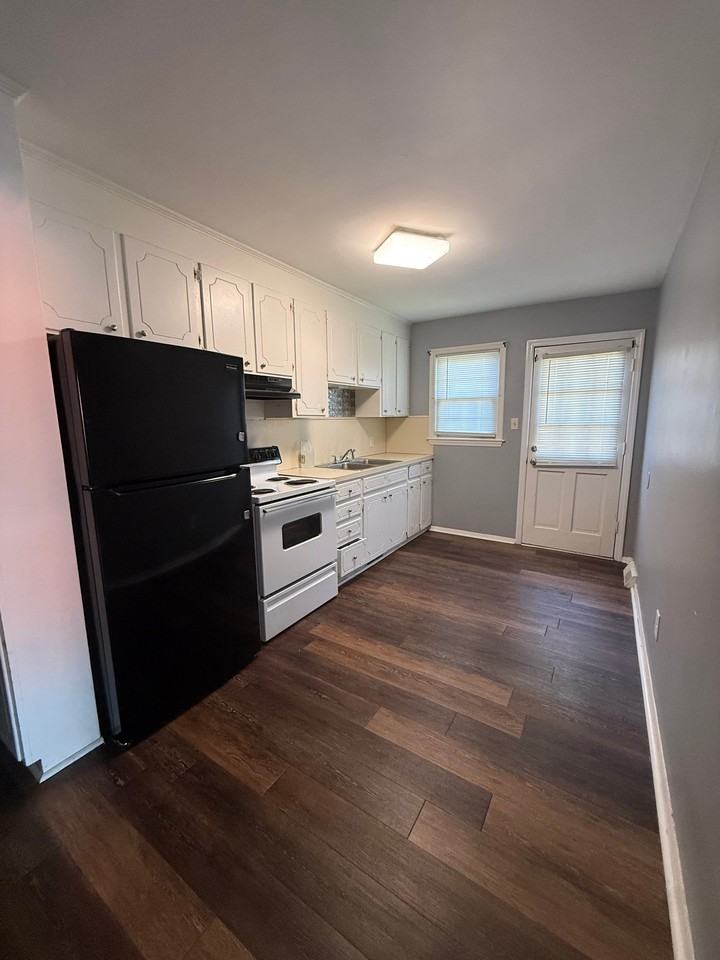 1310 Queens Rd #A - Photo 3 of 11