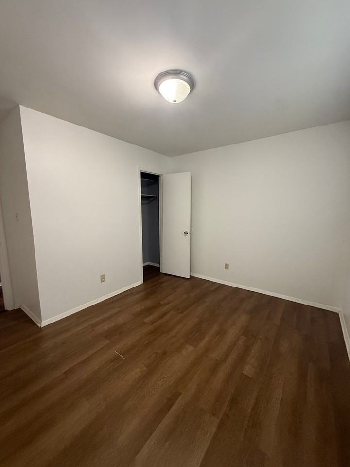 1310 Queens Rd #A - Photo 4 of 11