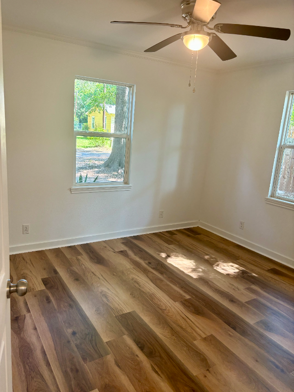 415 Capital St - Photo 4 of 7