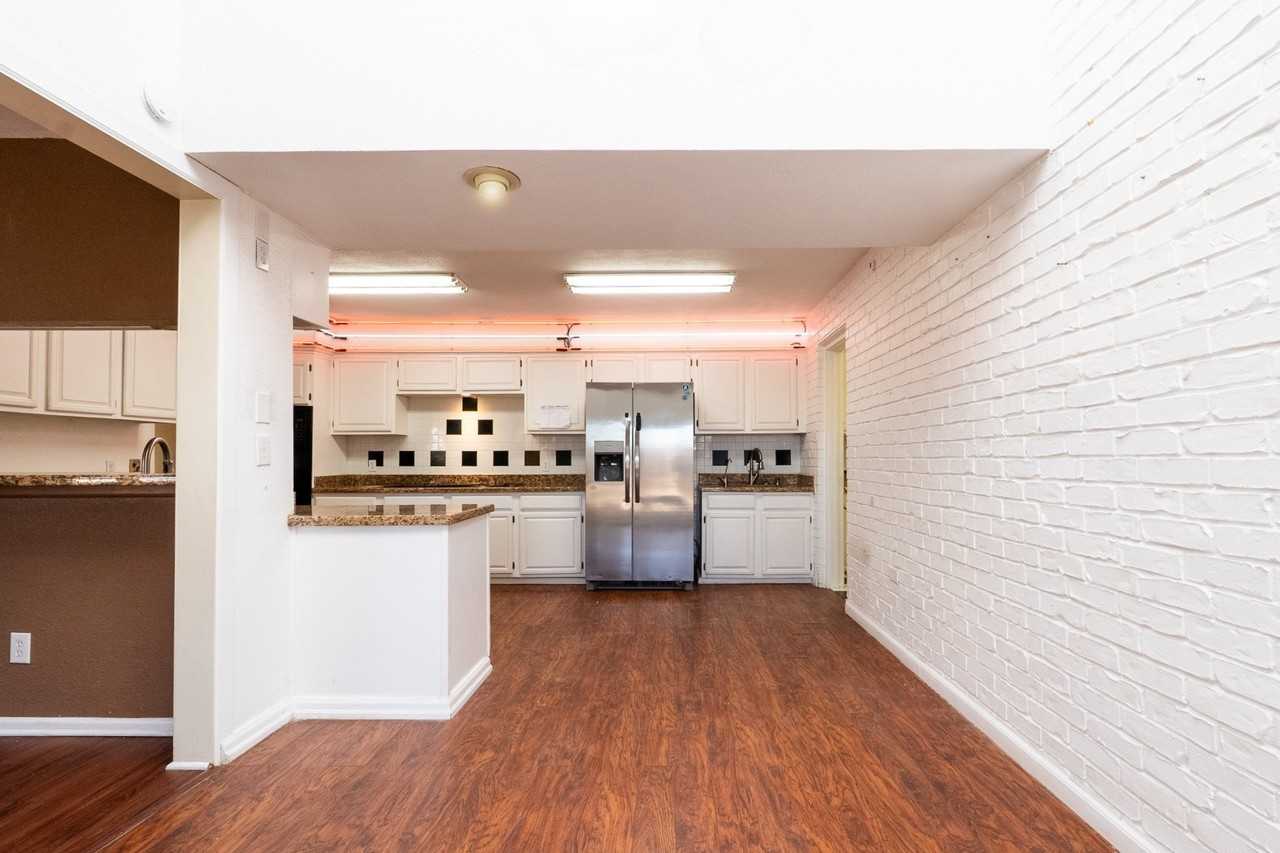 1231 French Ave - Photo 2 of 21