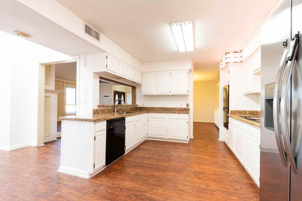 1231 French Ave - Photo 3 of 21