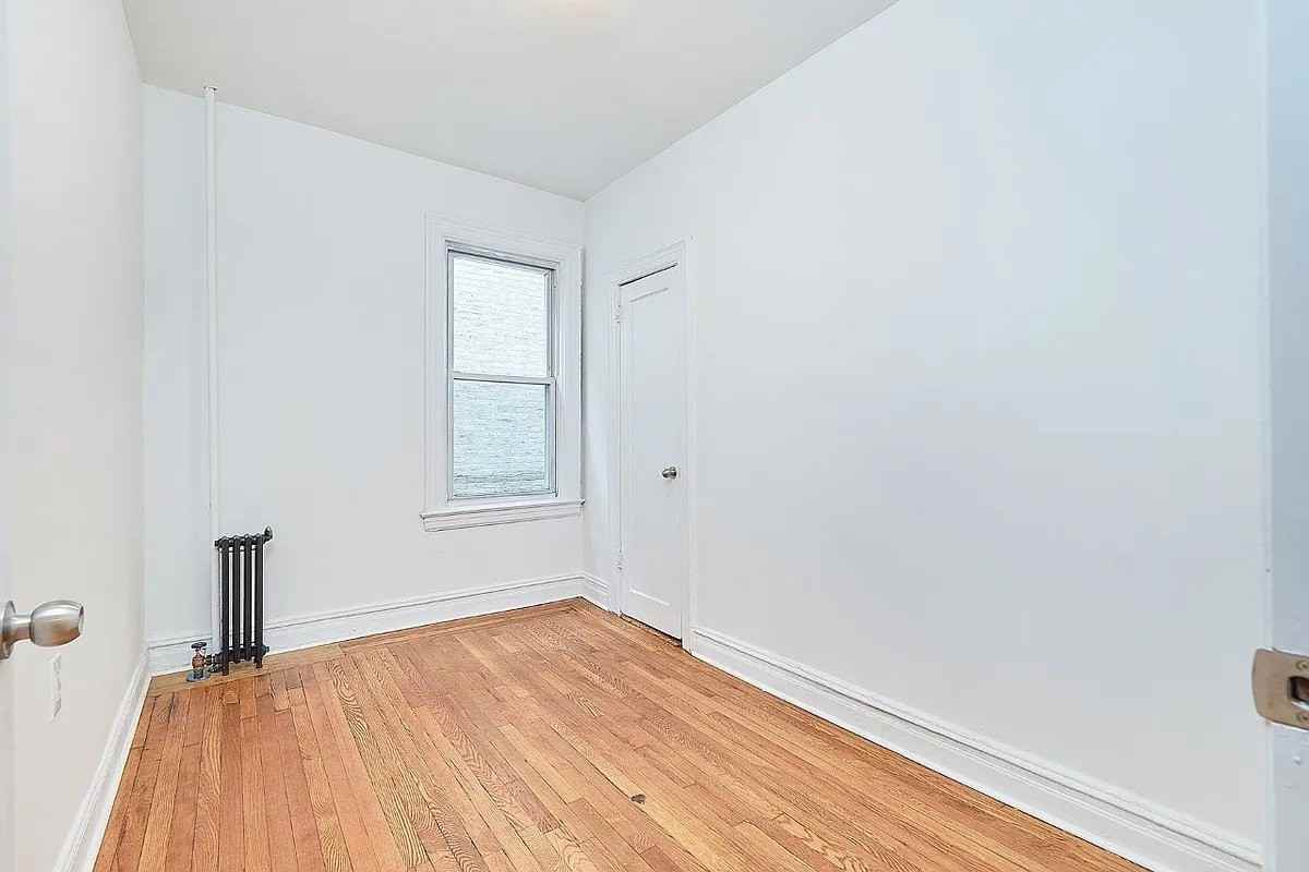 1549 Selwyn Ave #3 - Photo 5 of 10