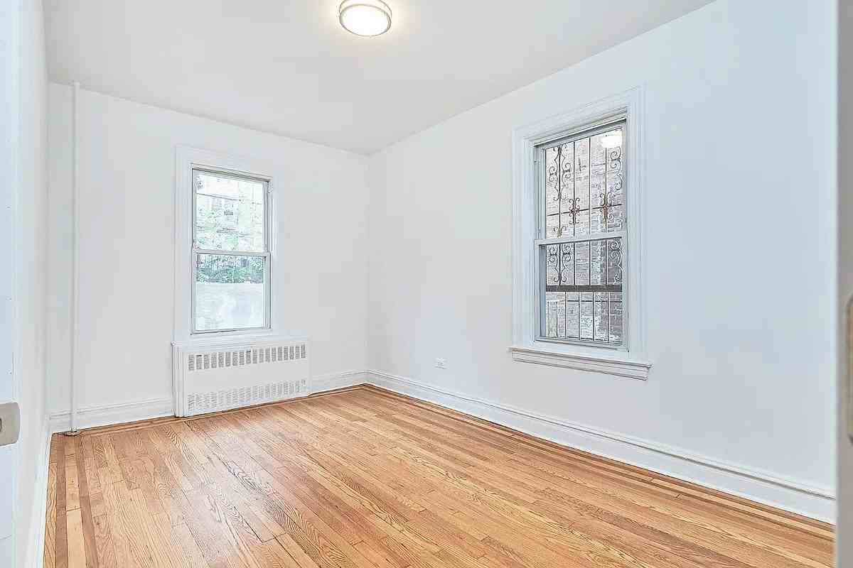 1549 Selwyn Ave #3 - Photo 7 of 10