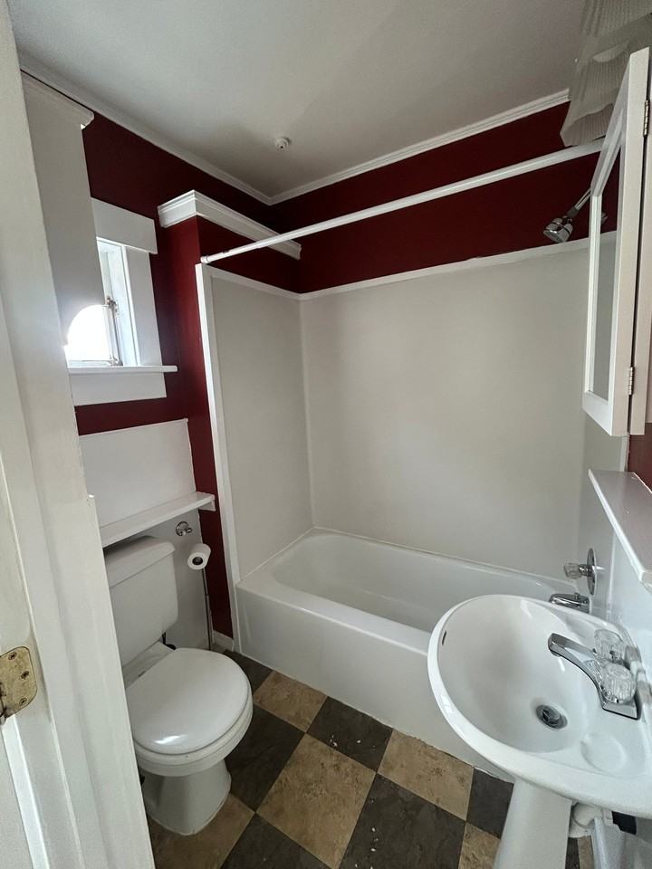 2123 N 40th St - Photo 7 of 10