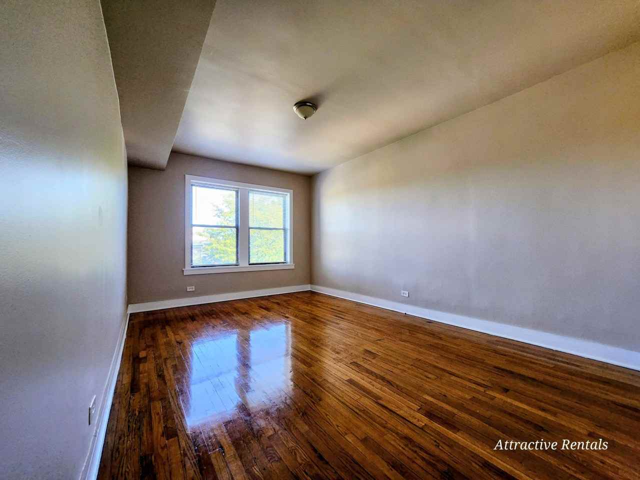 53 E Marquette Rd #3 - Photo 6 of 10