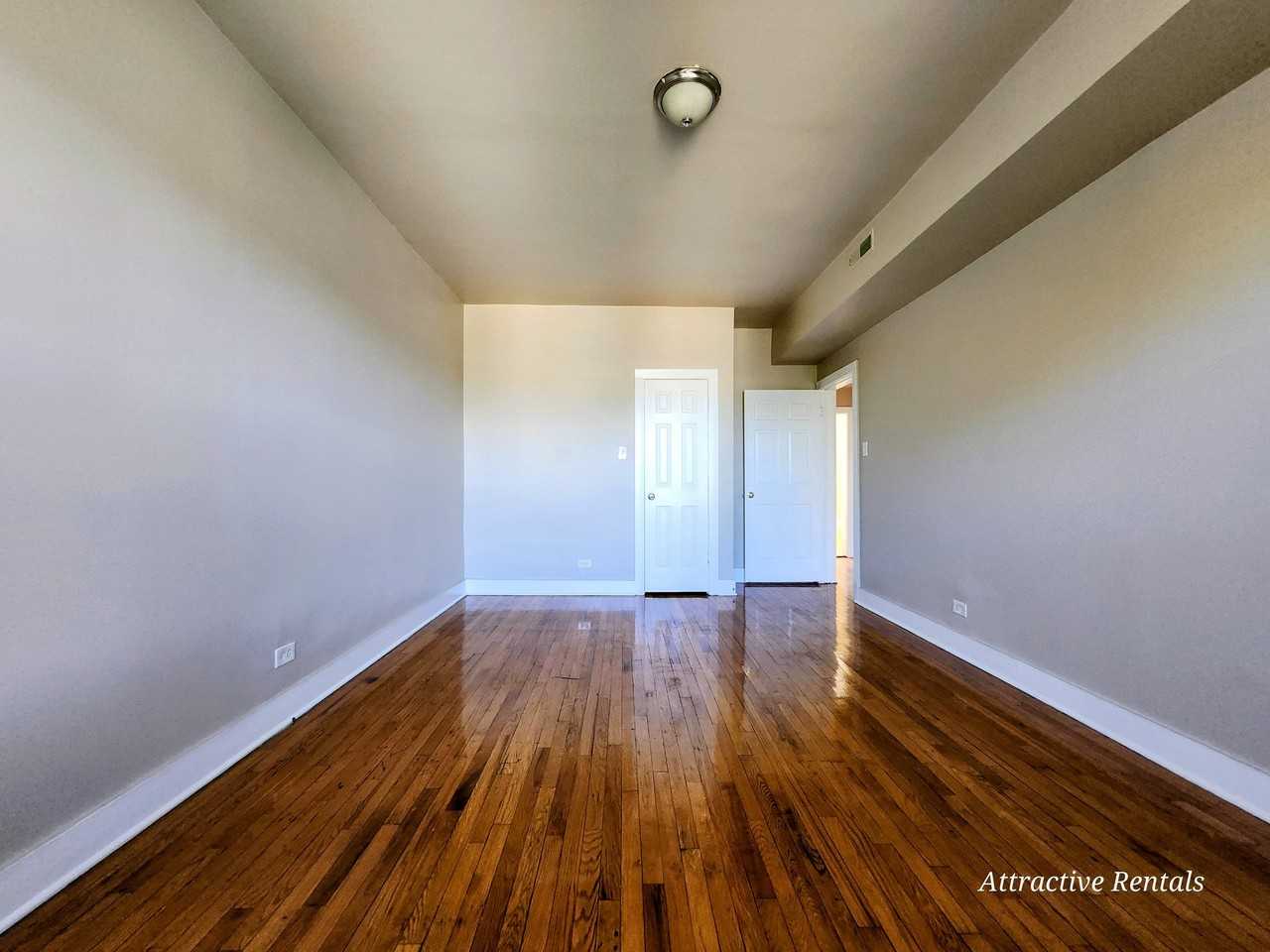 53 E Marquette Rd #3 - Photo 7 of 10
