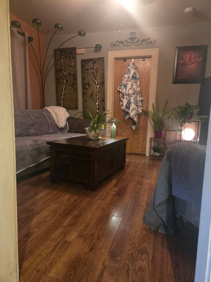 303 E Elm St - Photo 7 of 10