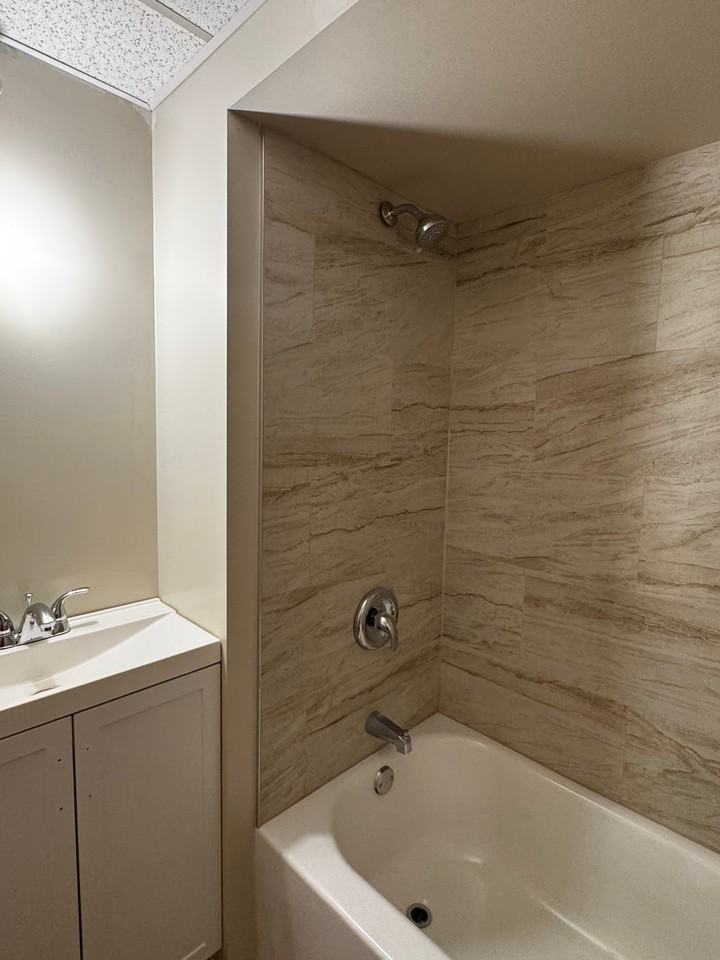 5426 Spring Rd #3 - Photo 4 of 6