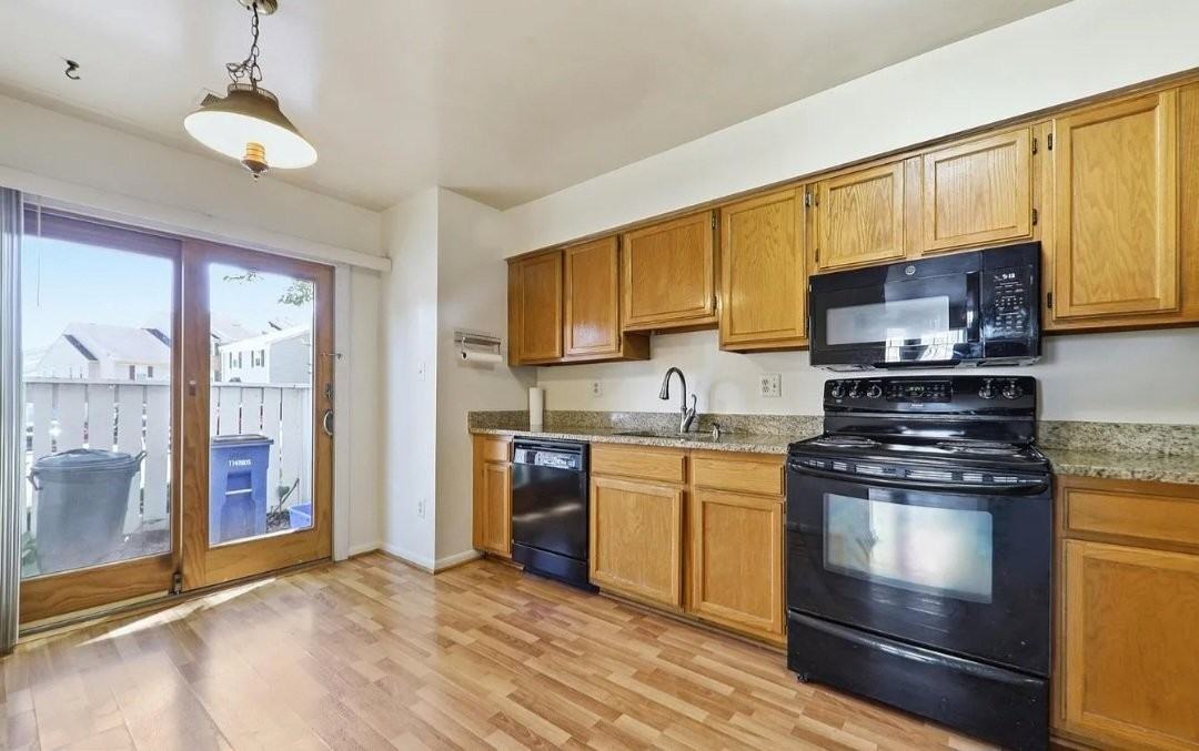 11435 Appledowre Way - Photo 3 of 19