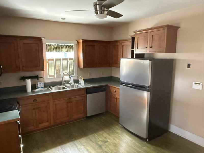 144 Mound Ave - Photo 4 of 9