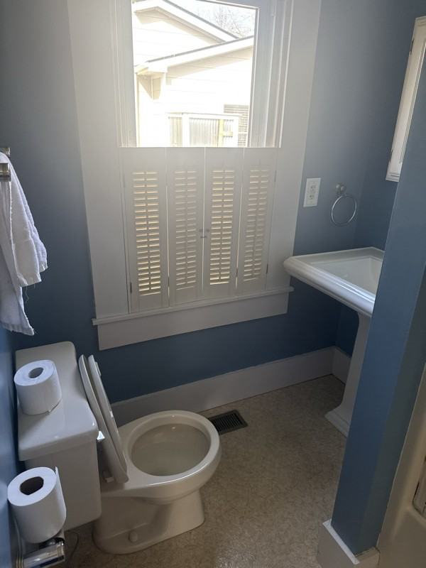 144 Mound Ave - Photo 5 of 9