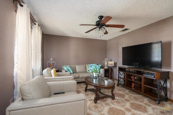 1064 Polly Ct - Photo 3 of 14