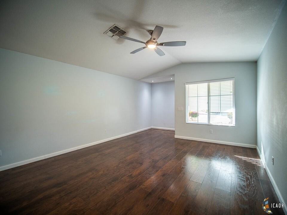 2332 Cedro Ave - Photo 3 of 16