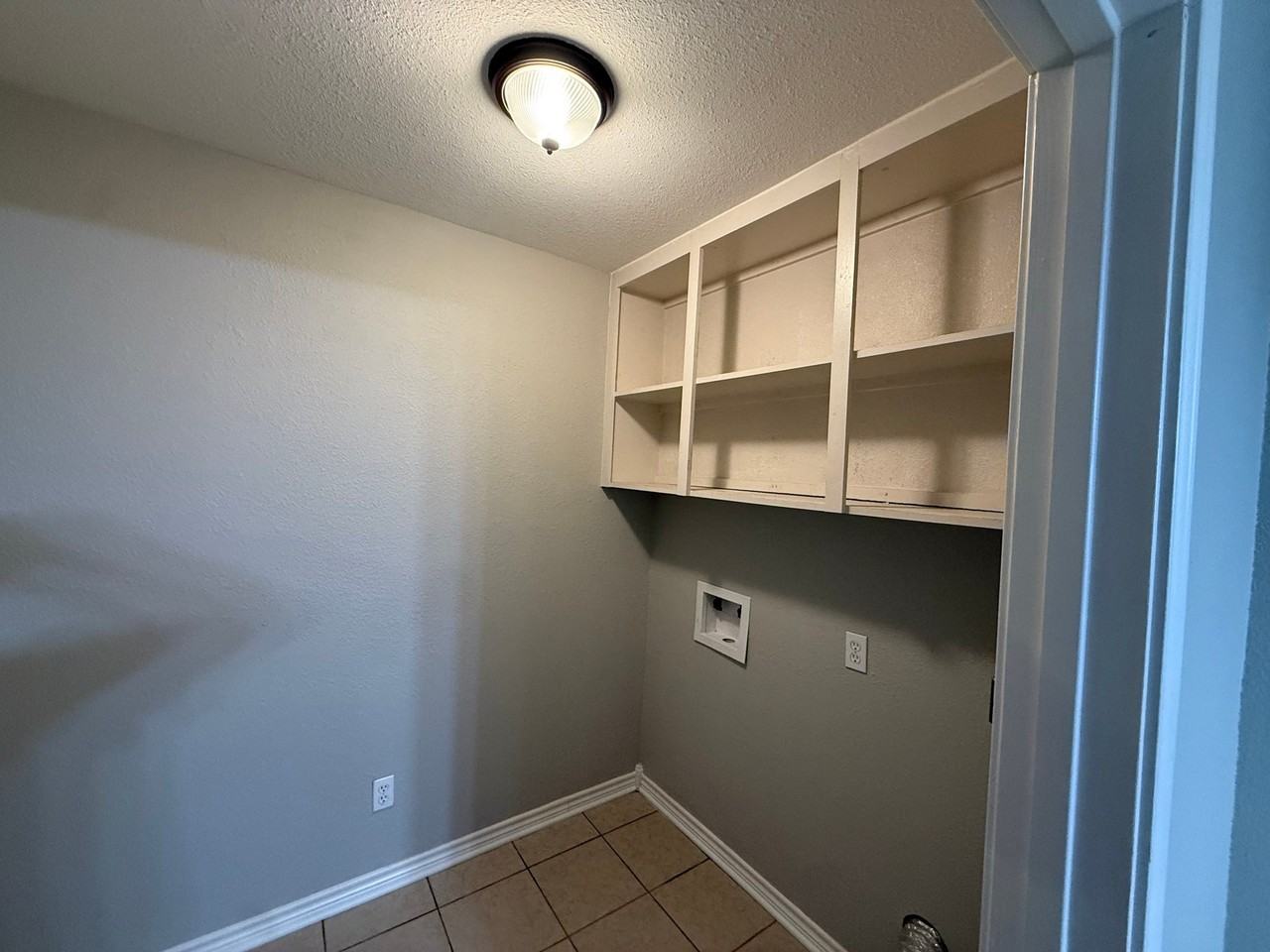 518 E Center St - Photo 6 of 16