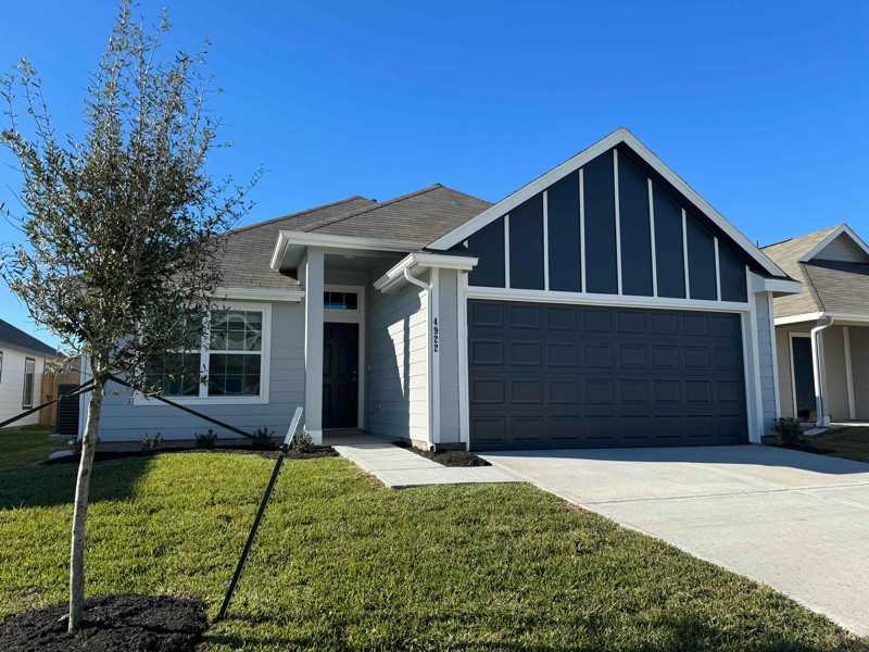 4922 Luke Mathew Dr - Photo 2 of 14