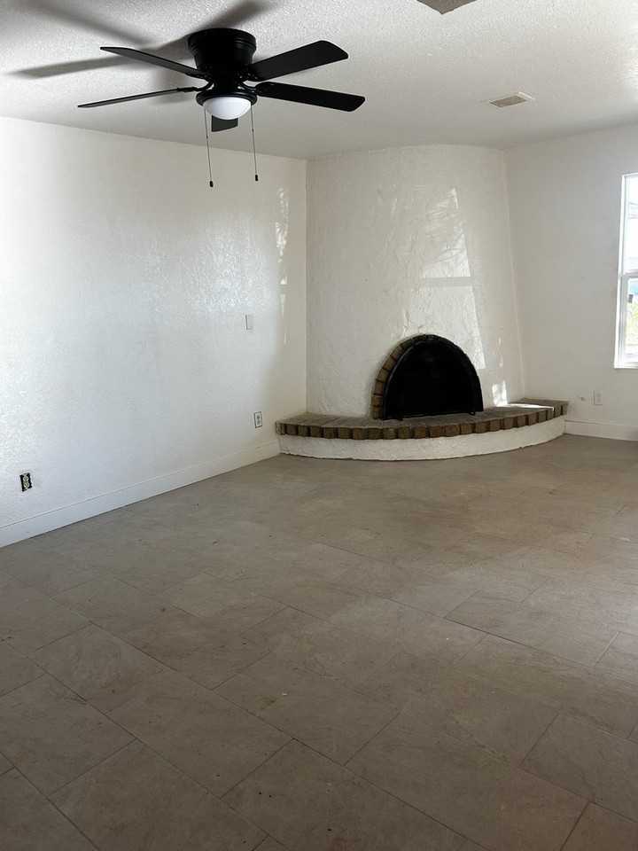 428 E Osage Ave #1 - Photo 2 of 12