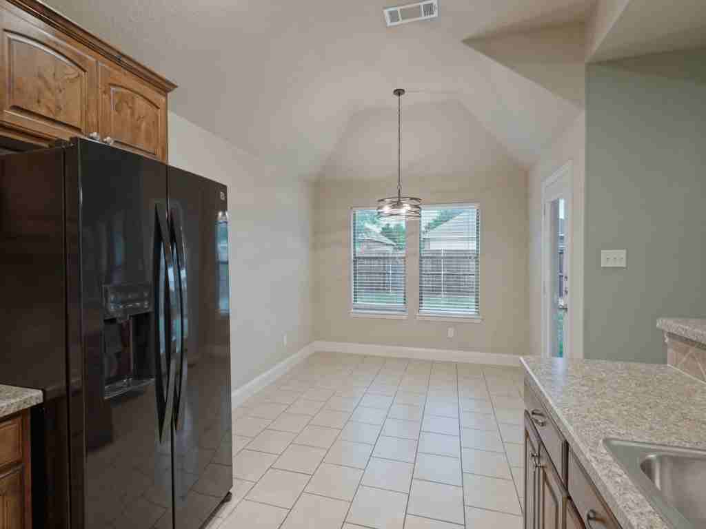 107 Buckingham Dr - Photo 4 of 16