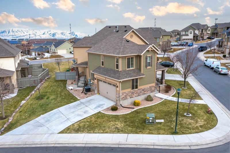 9256 N Prairie Dunes Way - Photo 2 of 44