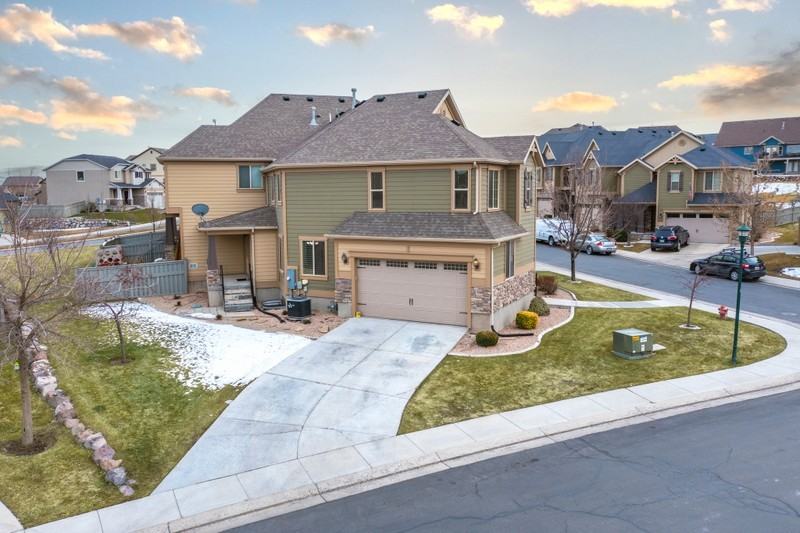 9256 N Prairie Dunes Way - Photo 3 of 44
