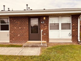featured image of 407 E Maple St