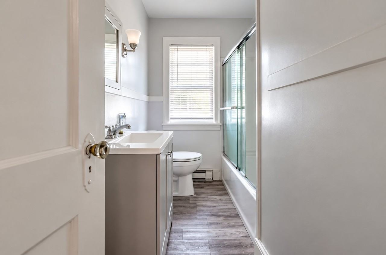 21 Poplar St #2ndFL - Photo 6 of 10