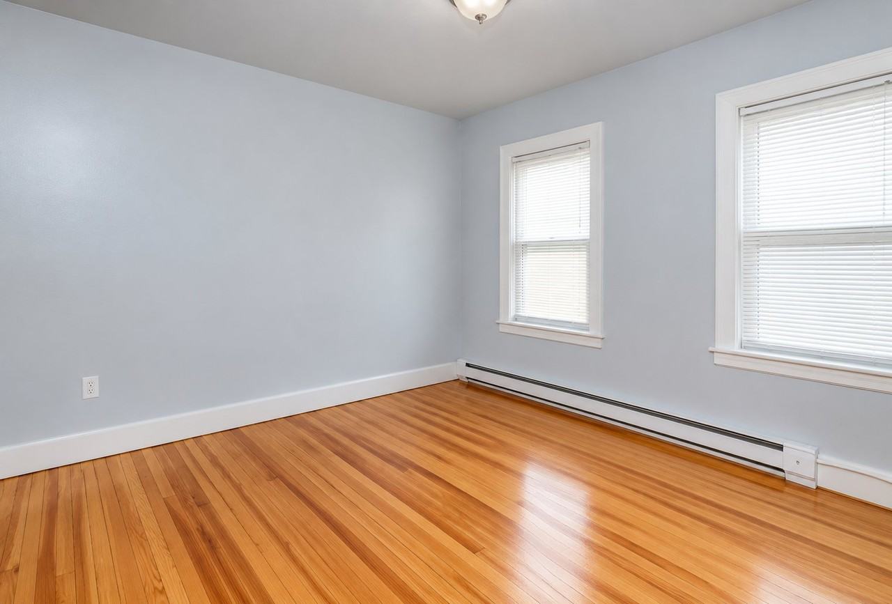 21 Poplar St #2ndFL - Photo 7 of 10