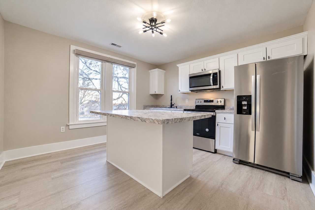 231 Good Hope St #DAWN - Photo 4 of 11