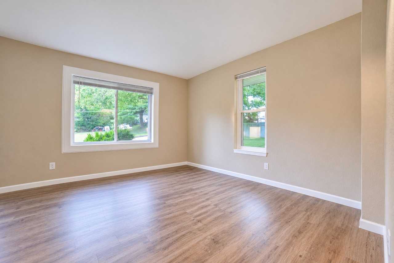 620 N Ohio St - Photo 3 of 10